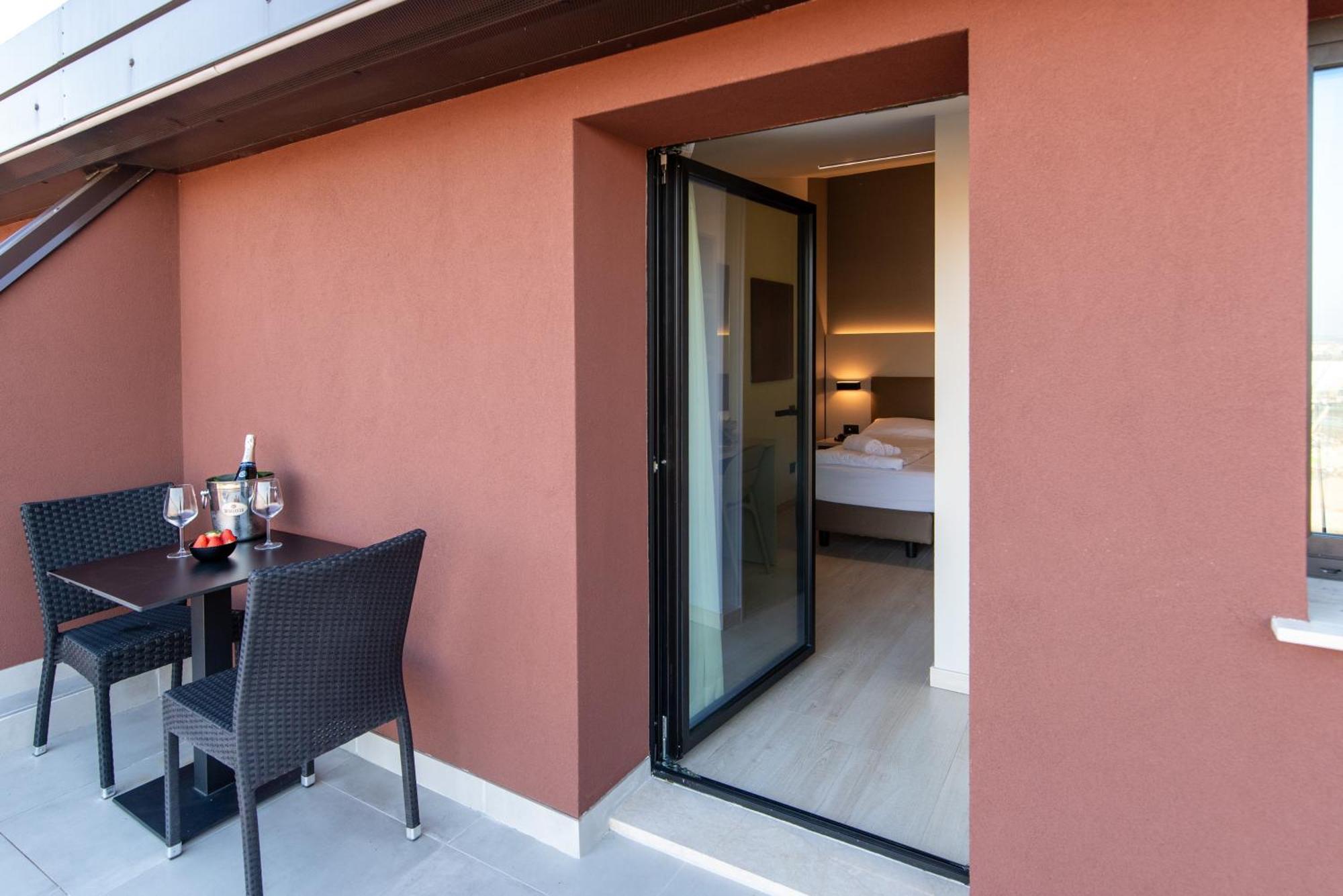 Ile Hotel Peschiera del Garda Exterior foto